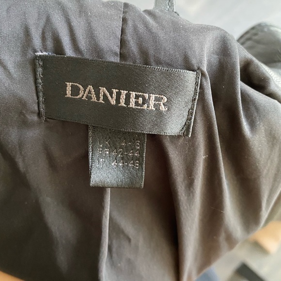 Danier leather jacket - Picture 2 of 6